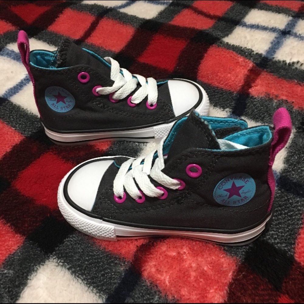 ***SOLD***Chuck Taylor All Star Hi-Top Converse - Picture 5 of 8